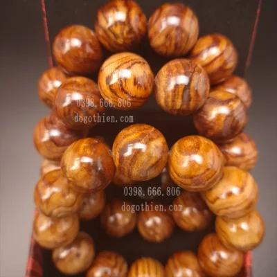 vòng tay gỗ sưa đỏ mặt quỷ